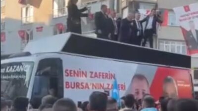 Zafer Partisi lideri Özdağ, Bursa’da AK Parti iftarı önünde miting yaptı