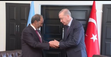 Erdoğan, Somali Cumhurbaşkanı ile görüştü Erdoğan, Somali Cumhurbaşkanı ile görüştü