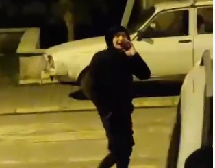 Komşularını bağırarak sahura kaldırdı
