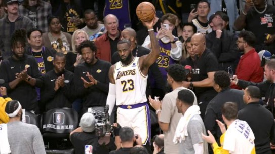 LeBron James, NBA tarihinde 40 bin sayıya ulaşan ilk isim oldu