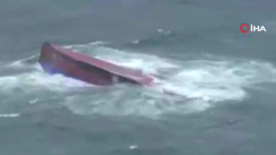 Japonya açıklarında kimyasal madde yüklü tanker alabora oldu