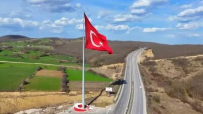 Türkiye’nin en büyük bayrağı burada! 430 kg ağırlığı var