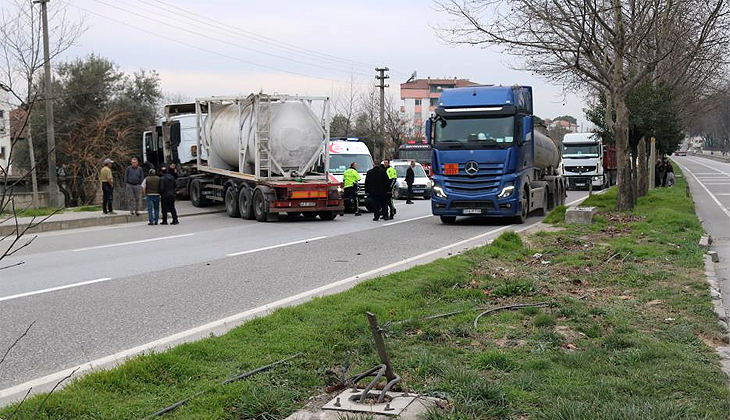 TIR sürücüsü direksiyon başında kalp krizi geçirdi
