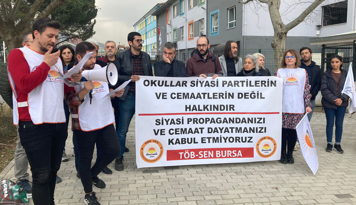 TÖB-Sen, okul önünde TÜGVA broşürlerinin dağıtılmasını protesto etti