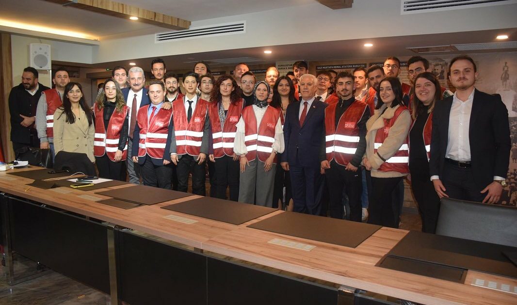 Bozbey’den gençlere çağrı: Oy renkleri değişecek!