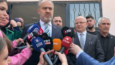 AK Parti Bursa Adayı Aktaş sandık başında