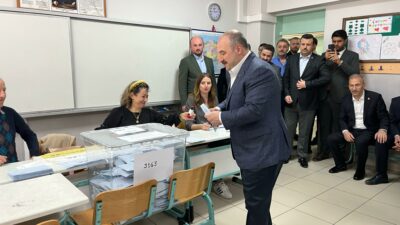 AK Parti Bursa Milletvekili Varank oyunu kullandı
