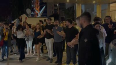 Bursa’da vatandaşlardan ‘Bozbey’ kutlaması