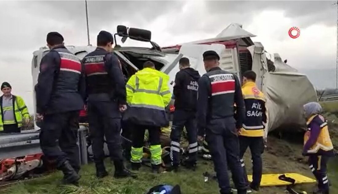 Bursa’da TIR devrildi: Ekipler bölgeye sevk edildi