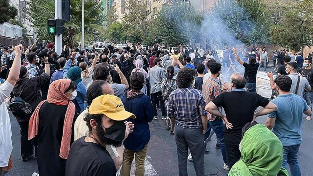 2 yıl önce protestocuyu öldüren polise idam cezası