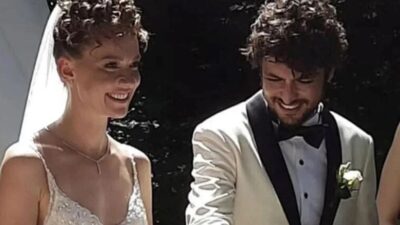 İkinci kez anne olmaya hazırlanan Ece Çeşmioğlu’ndan mutlu aile pozu