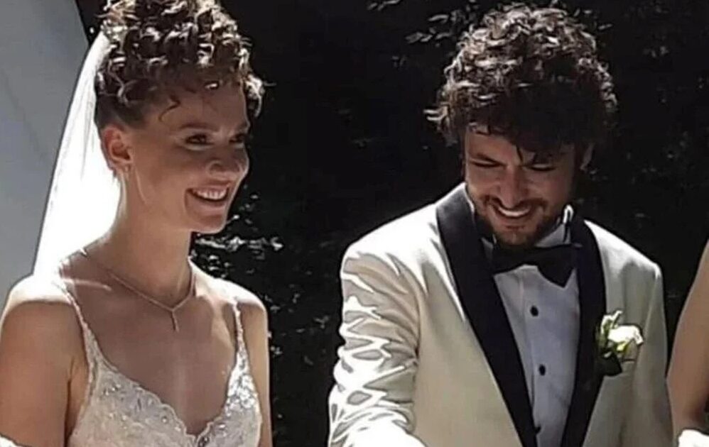 İkinci kez anne olmaya hazırlanan Ece Çeşmioğlu’ndan mutlu aile pozu