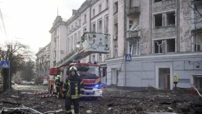 Rusya, Kiev’i vurmaya başladı!