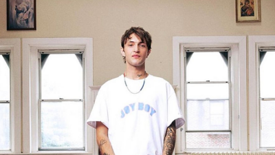 Anwar Hadid’den Umre pozları