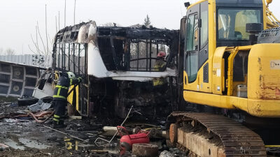 Bursa’da korkutan yangın! 6 otobüs alev alev yandı
