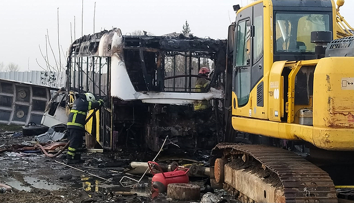 Bursa’da korkutan yangın! 6 otobüs alev alev yandı