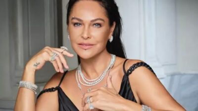 Hülya Avşar siyah mayosuyla sosyal medyayı salladı