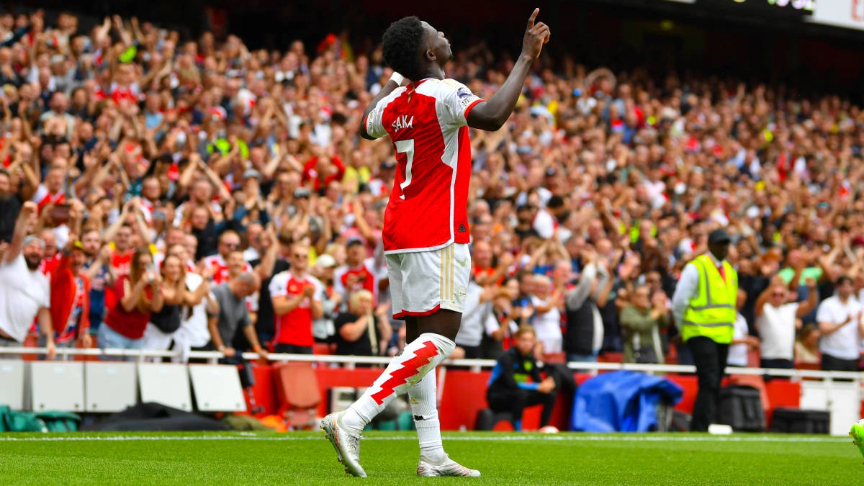 Bukayo Saka, kariyer sezonunu geçiriyor