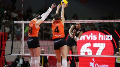 Eczacıbaşı Dynavit, play-off yarı final etabında avantajı kaptı
