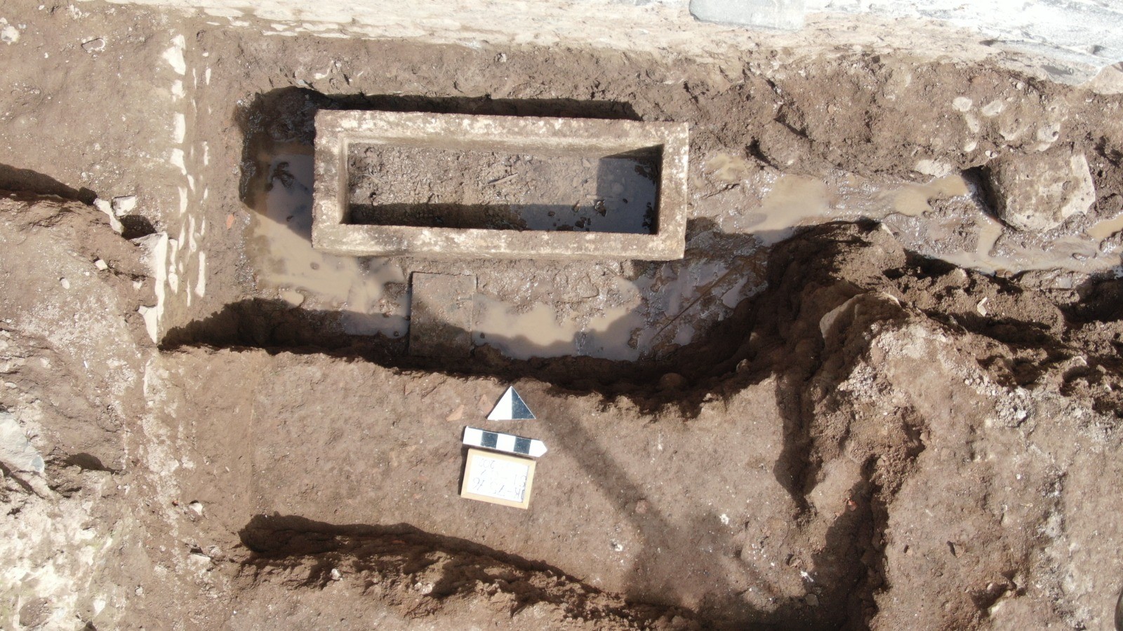 Diyarbakır’ın 12 bin yıllık tarihinde ilk kez lahit mezar bulundu