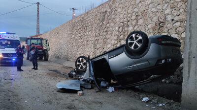 Otomobille çarpışan cip köprüden aşağıya uçtu: 7 yaralı