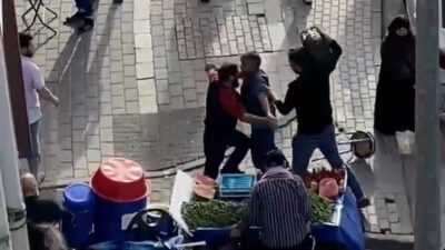 Bursa’da seyyar satıcılar birbirine girdi