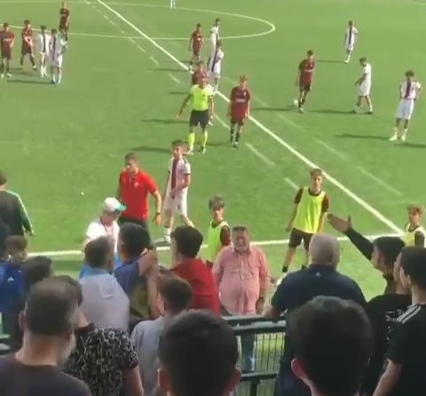 Bursa’da tribünler karıştı!