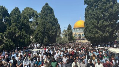 120 bin Müslüman Mescid-i Aksa’da saf tuttu