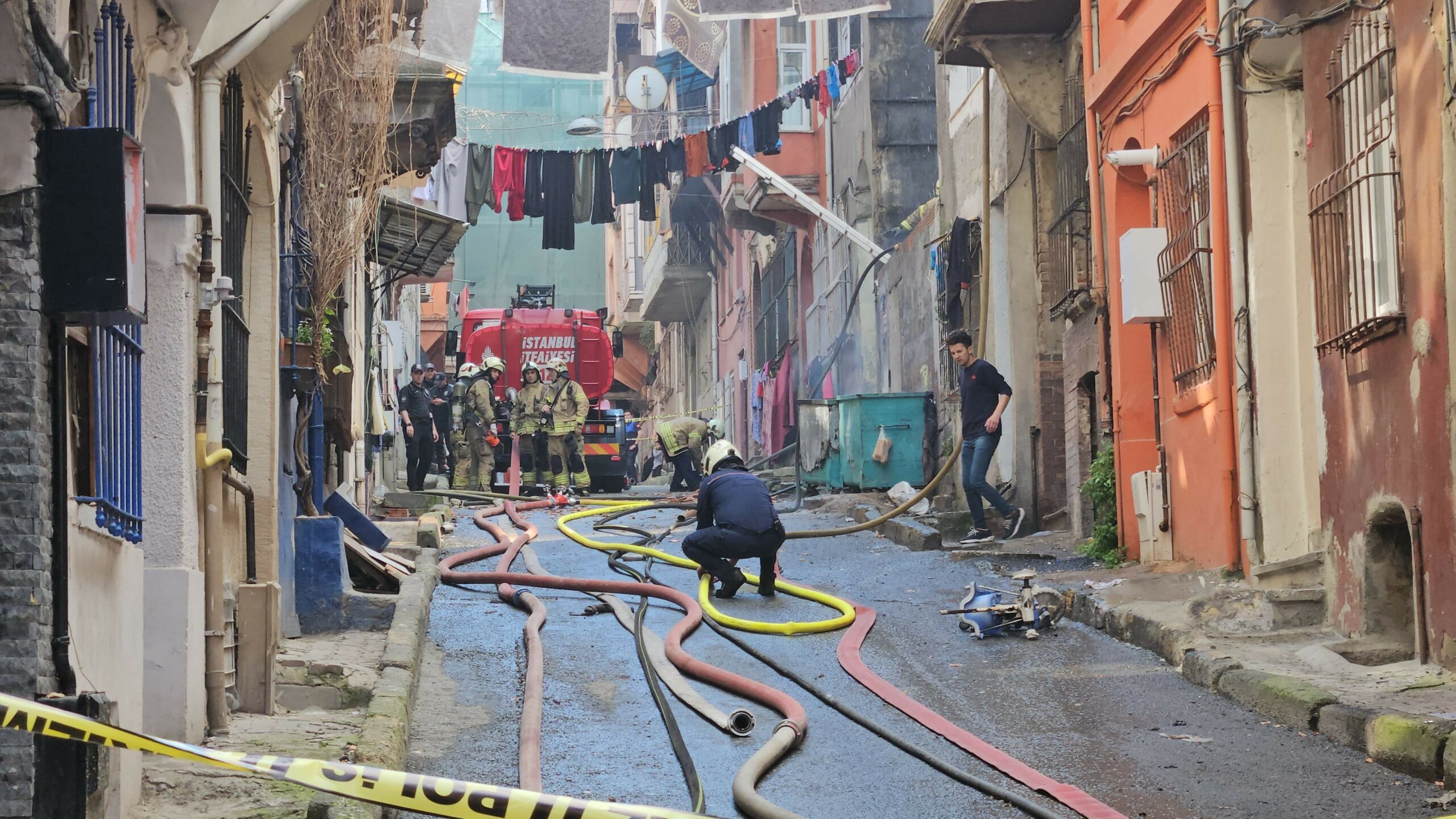 Beyoğlu’nda yangında can pazarı