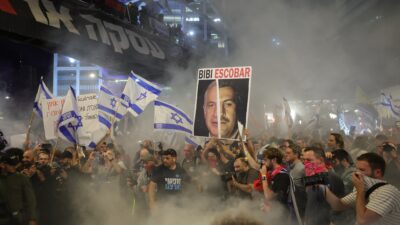 100 bin kişi Netanyahu ve hükümetini istifaya çağırdı