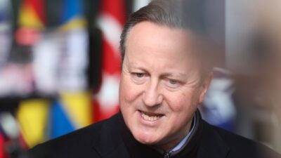 İngiltere Dışişleri Bakanı Cameron: “(İsrail’e) Desteğimiz kayıtsız şartsız değil”