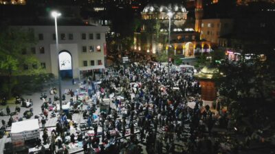 Bursa’da çarşılarda bayram yoğunluğu yaşandı