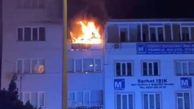Bursa’da 5 katlı binanın 3.katı alev alev yandı