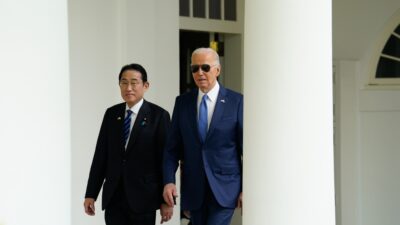 Kishida, Biden ile bir araya geldi