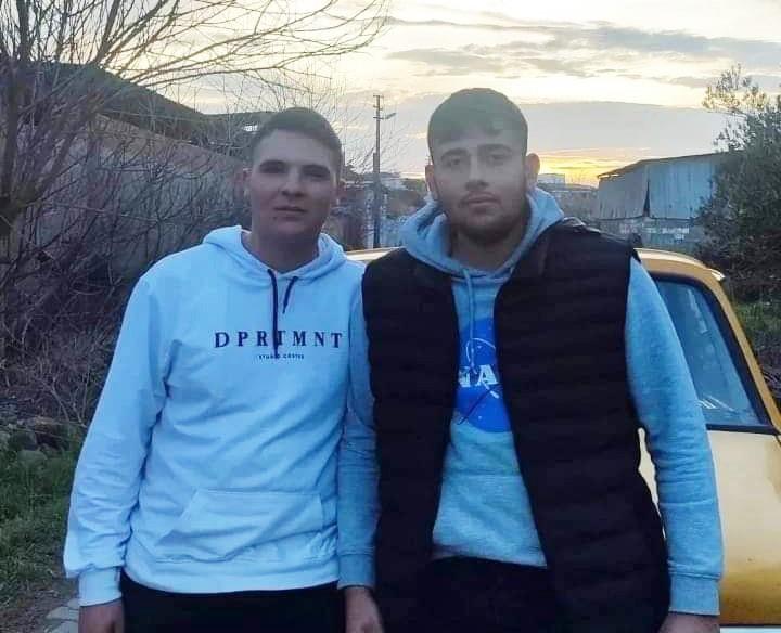 Çocukluk arkadaşlarını trafik kazası ayırdı