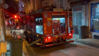 Bursa’da yangın paniği… 6 katlı binanın giriş katı yandı!