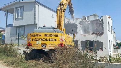 Mudanya 5 yılda 40 kaçak yapı yıkıldı