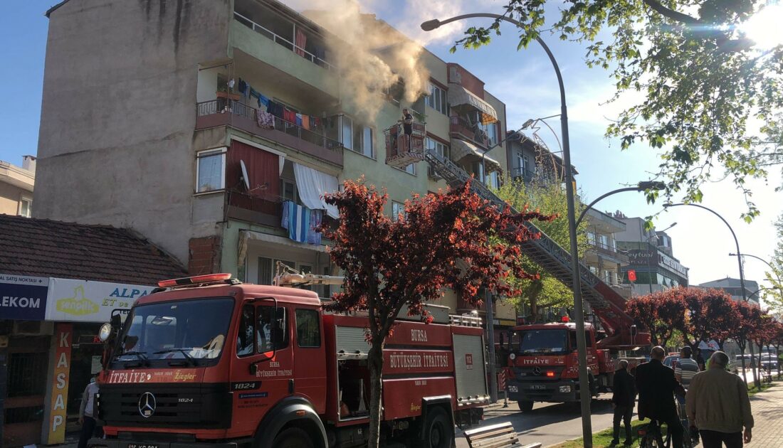 Bursa’da apartman dairesinde yangın paniği