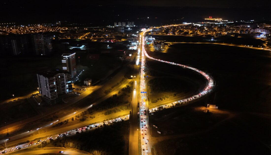 Bayram tatili bilançosu: ‘Kilit kavşak’tan 1 milyon 334 bin araç geçti