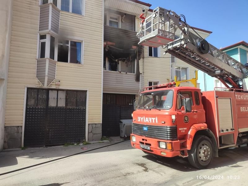 Ev yangını korkuttu