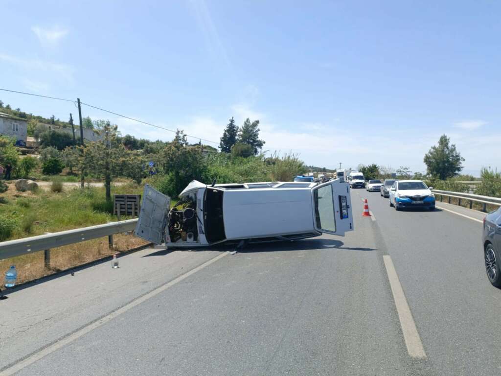 Otomobil bariyerlere çarptı: Yaralı var