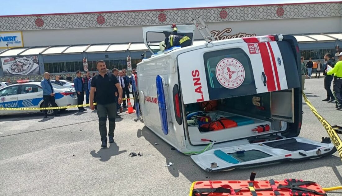 Otomobil ile ambulans çarpıştı: 6 yaralı