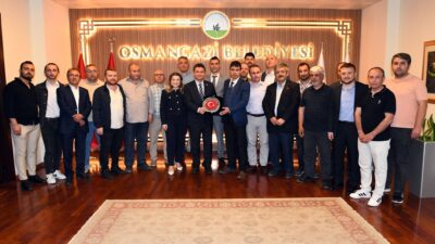 Başkan Aydın, makamının kapılarını halka açtı