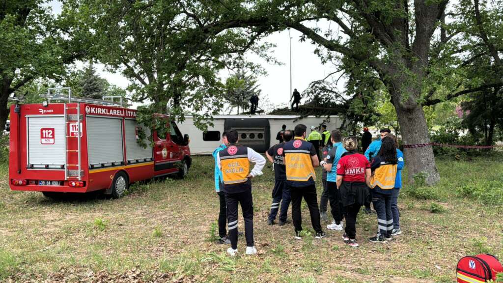 Otobüs devrildi: Çok sayıda yaralı var