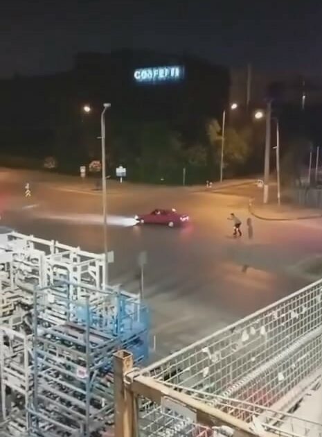 Bursa’da dakikalarca drift atarak vatandaşları rahatsız etti Bursa’da dakikalarca drift atarak vatandaşları rahatsız etti