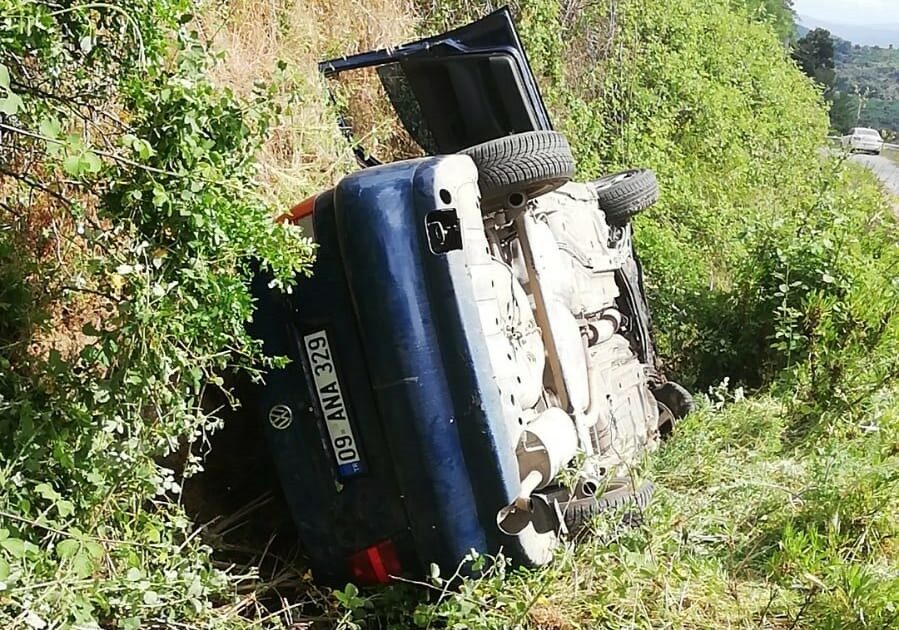 Otomobil şarampole devrildi: 1 ölü, 1 yaralı