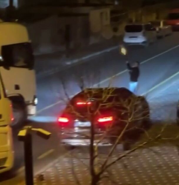 Sevincini pompalı tüfekle kutladı