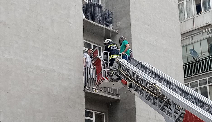 Polisten kaçtı, atladığı balkonda mahsur kaldı