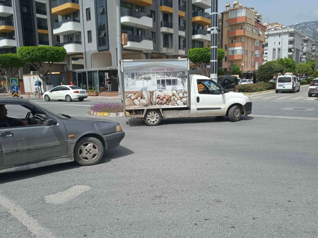 Sürekli kaza yaşanan kavşak vatandaşı isyan ettirdi