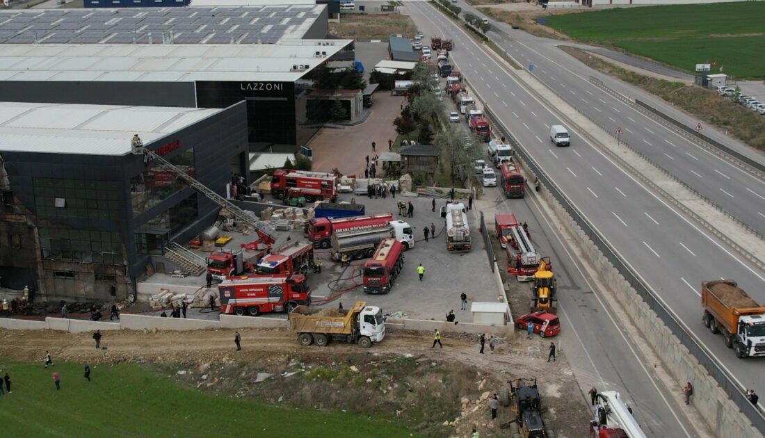 Ankara’da yanan fabrika böyle görüntülendi